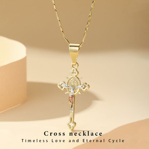 Colar Crucifixo Banhado a Ouro Tricolor de Cobre com Pingente Cruz de Jesus São Bento Presente Religioso Joia de Fé para Homens e Mulheres - Product Image 1