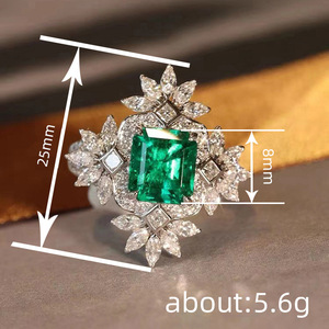 Anello da Donna con Design a Fiocco di Neve Quadrato, Colore Verde - Product Image 4