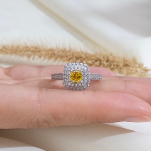Anillo de Compromiso con Diamante Amarillo Cultivado en Laboratorio, Corte Cojín, 0.6CT VS2, Halo, Plata PT950, Modelo MSR-1428, en Existencia - Product Image 4