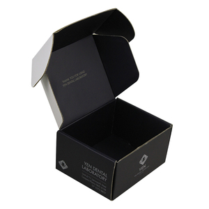 Caja de Cartón Corrugado Reciclable para Envío de Ropa con Logotipo Personalizado, para Cuidado Personal y Ropa Interior - Product Image 1