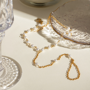 Chaîne de doigt minimaliste en acier inoxydable plaqué or 18 carats avec perle, motif papillon céleste, pour un look quotidien superposé et artistique - Product Image 6