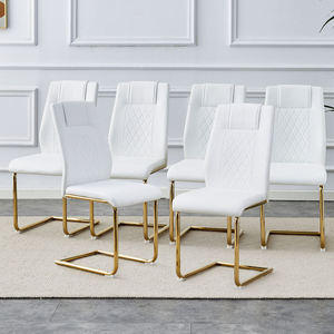 Chaise de salle à manger cantilever moderne de luxe à hauteur fixe en cuir PU blanc, pieds en forme de traîneau doré, dossier capitonné, pour mobilier de maison et événements. - Product Image 1