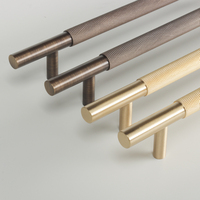 Poignée de Meuble Qiansi 5 Pouces en Laiton Bronze Antique, Finition Moletée en Diamant Croisé pour Tiroir de Cuisine et Bouton de Porte