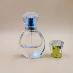 透明なプラットフォームと形をしたガラスの香水瓶30mlスプレー充填消火器のプレス