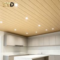 Plaques de plafond en PVC ignifuges à encastrer avec grille de plafond pour chambre d'hôtel, salle de bain et salon - Design moderne