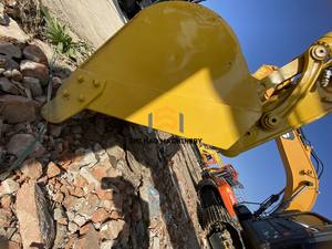 Excavatrice sur chenilles Komatsu PC138US de 14 tonnes, de haute qualité, économe en carburant et puissante, adaptée aux chantiers de construction et aux infrastructures - Product Image 4