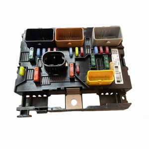 Caja de Fusibles para Automóvil Nueva, Unidad Original para Peugeot 107 207 307 Cc <span class=keywords><strong>Citroen</strong></span> C4 <span class=keywords><strong>C5</strong></span> <span class=keywords><strong>Bsm</strong></span>-Lo4/l11 6500FH 9664055780 9664055580 - Product Image 1