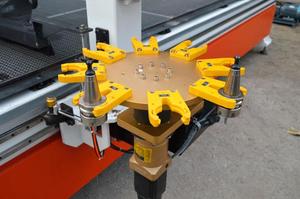 Routeur à bois CNC 1325 4, Center de processus pour la fabrication de portes - Product Image 5