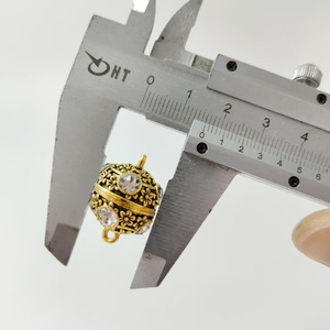 Cierre magnético esférico con incrustaciones de diamantes de aleación galvanizada para la fabricación de pulseras, accesorios de joyería DIY - Product Image 4