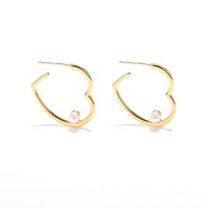Orecchini a Cerchio con Cuore Dorato e Perla Coltivata Bianca, Design Minimalista per Uso Quotidiano Femminile, Placcati in Oro 18K - Product Image 6