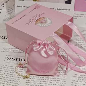 Bolsas de Cartón Kraft de Lujo al por Mayor con Materiales Reciclados, Impresión UV, Asas de Cinta con Estampado Dorado para Uso Comercial y de Compras - Product Image 5