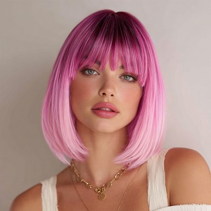 Parrucca Sintetica Corta <span class=keywords><strong>Rosa</strong></span> Sfumata con Radici Scure, <span class=keywords><strong>Capelli</strong></span> Lisci, Frangia dall'Aspetto Naturale, Vendita all'Ingrosso SM540 - Product Image 2
