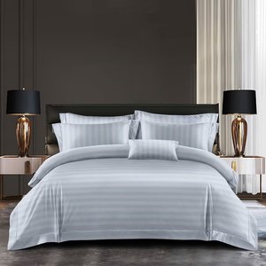 Ensemble de linge de lit haut de gamme pour hôtel - Pur coton, style luxueux et épuré - Drap, housse de couette, taies <span class=keywords><strong>d</strong></span>'oreiller pour chambres <span class=keywords><strong>d</strong></span>'hôtes - Product Image 1