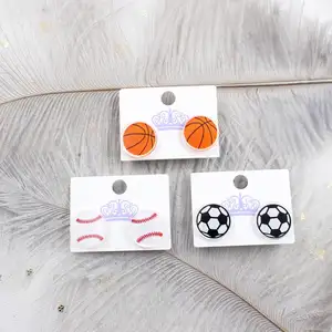 Boucles d'oreilles sport faites à la main en acrylique transparent avec impression UV en acier inoxydable et résine Soccer & Basketball Designs