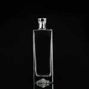 250ml 500ml özelleştirilmiş kutu şeffaf kare cam likör kapaklı şişe tekila votka içecek