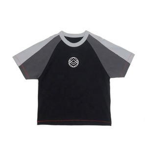 Camiseta de algodón cuadrada personalizada, camisetas de retazos de manga raglán con costuras en contraste - Product Image 1