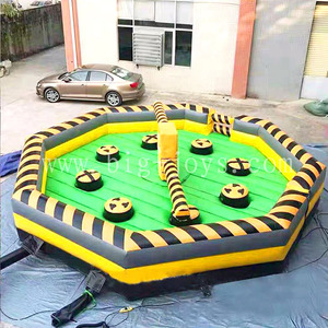 Jeu de sport gonflable en plein air wipeout obstacle sautant balayage jambe machine jeu fusion gonflable à vendre parc d'attractions - Product Image 2