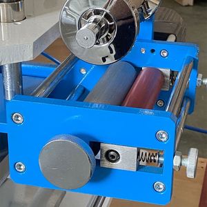Machine automatique de marquage à chaud et d'estampage pour porte-clés DIY, cartes de membre en papier kraft, logos en bois et PVC, et dorure à chaud - Product Image 3