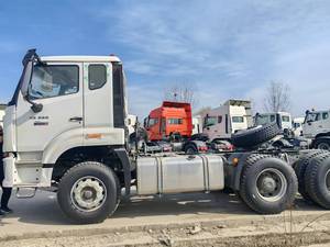 Camión Tractor Sinotruk Howo Nx 6x4 400 Horse Power Two Sleeper Cabine para Venta barata - Product Image 6