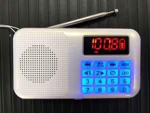 Radio de Auto Vintage Modelo LCJ L-318 de Buena Calidad con Batería de Larga Duración de 1700mAh y Antena Larga - Product Image 6