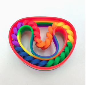 Braccialetto Unisex in Silicone Impermeabile con Design Personalizzato Stampato 'Love Is Love' LGBT Pride Rainbow per Eventi e Regali Personalizzati - Product Image 4