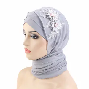 Lenço de cabeça bordado premium com flores e boné Hijab de linho e algodão de cor sólida com turbante