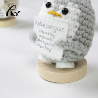 Poupée en crochet amigurumi faite à la main en coton doux pour la décoration de bureau, cadeau, décoration d'étagère à la maison ou au bureau