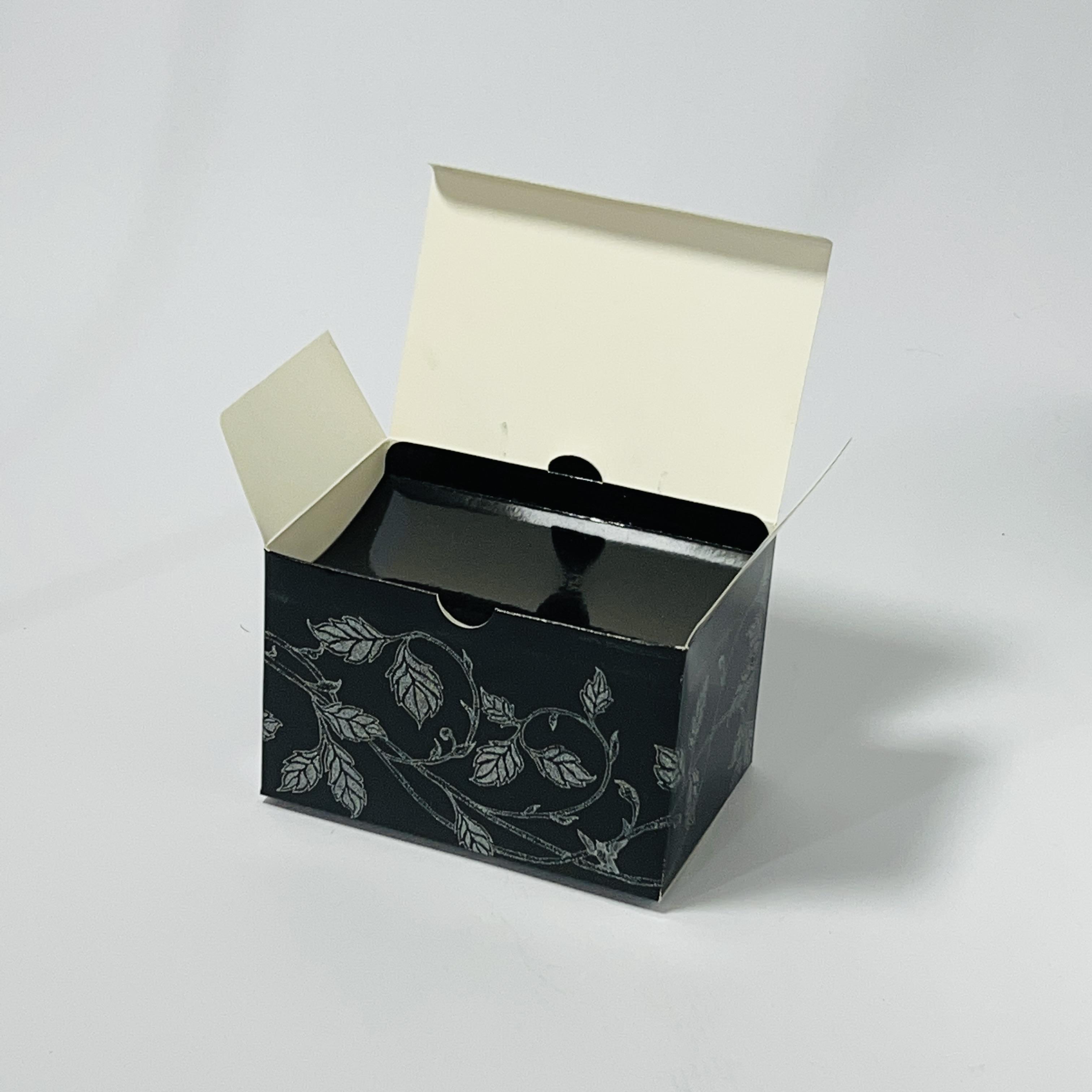 CMYK และ Pantone