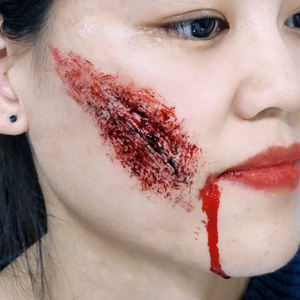 Spray de Faux Sang Artificiel Liquide Théâtral GP Marque Blanche 30ml pour <span class=keywords><strong>Maquillage</strong></span> Artistique SFX et Éclaboussures de Sang de Film pour <span class=keywords><strong>Halloween</strong></span> - Product Image 5