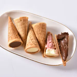 Super crispy 190g ice cream cocoa strawberry flavor chocolate sandwich wafer biscuits