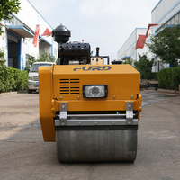 Compacteur vibrant à double tambour portatif de 550 kg FYL-S700 avec moteur et pompe SAUER à vendre
