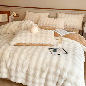 Juego de Ropa de Cama de Terciopelo Grueso para Bebés y Maternidad, Edredón de <span class=keywords><strong>Invierno</strong></span> de Tres Piezas con Terciopelo de Leche, Cálido y Personalizado - Product Image 2