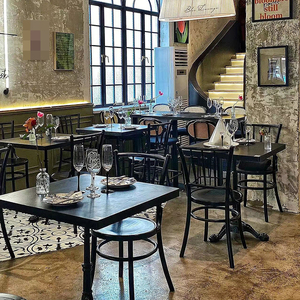 Chaise de <span class=keywords><strong>bistrot</strong></span> en bois noir de style français avec dossier en rotin empilable pour restaurant, café, bar - Product Image 3