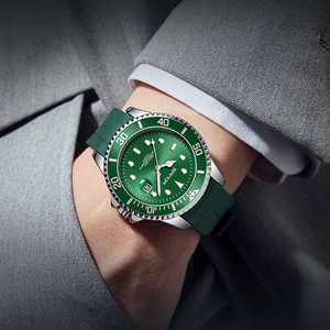 Montre-bracelet à quartz lumineuse pour homme Sanda 7018, étanche, avec calendrier simple, bracelet en silicone, cadran noir et vert - Product Image 4
