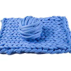 Wholesale 21-23 Micron Real Australia 100% Merino Wool Yarn Hypoallergenic Arm Knitting Chunky Yarn for Baby