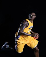 NBA player Kobe Lakers Black Mamba basketball Kobe Bryant vêtements jaunes n ° 24 Kobe 1/6 boîte de sculpture de tête modèle à main