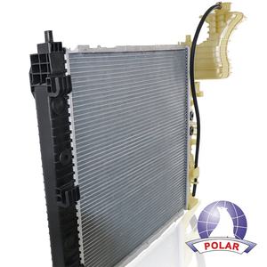 Radiadores por atacado do carro para o Benz V-CLASS 638 com o radiador 6385013301 do tanque do líquido refrigerante - Product Image 5