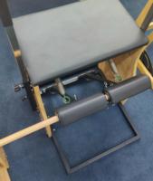Chaise de Pilates Wunda à cadre en acier, en bois de caoutchouc massif, pour l'entraînement du corps, l'équilibre et la force du tronc, équipement professionnel pour studio