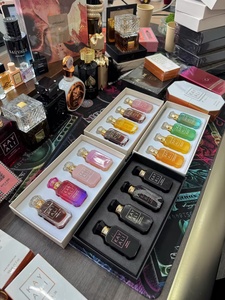 Set Regalo di Profumi di Marca Top 30ml 4 Pezzi Lussuoso Medio Oriente Dubai Uomo Donna EDP Lunga Durata Fragranza Ispirata ai Designer Vendita all'Ingrosso - Product Image 4