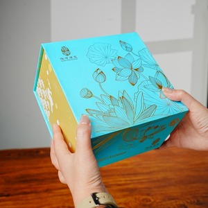 High End Customized Logo Luxury Matte Cardboard Foldable <b>Empty</b> Magnetic Folding Closed <b>Gift</b> <b>Box</b> Packaging - Product Image 5