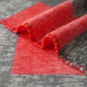 Tùy chỉnh kích thước đầy đủ dệt kim thân thiện với môi cực Fleece chăn với logo rắn CuộN đôi mặt ném giá rẻ số lượng lớn trong CuộN - Product Image 4