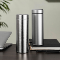 Meilleures ventes dans le monde entier Meilleures bouteilles d'eau à double isolation en titane pur Capacité de 18oz pour la santé à l'intérieur de l'extérieur Protection