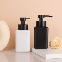 Penjualan laris botol sabun cuci tangan kaca persegi 250ml dengan penyemprot pompa botol sabun cuci tangan beku hitam dan putih mewah