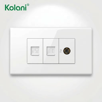Placa de pared multimedia de montaje oculto Kolani 120 de triple módulo, con tomas Cat6 LAN + Teléfono + TV, panel de PC blanco brillante para audio y video