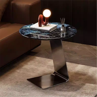 Table d'appoint ronde moderne avec surface en marbre noir, base en métal en forme de C, petite table de canapé pour salon, maison, hôtel, décoration