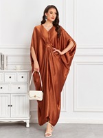Gaun Maxi Satin Ukuran Besar Model Lengan Kelelawar V-Neck dengan Ikat Depan untuk Liburan di Prancis, Pakaian Islami Grosir Custom