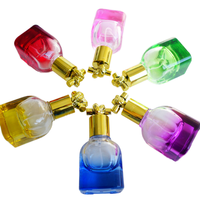 Bouteille de parfum carrée en verre de 50ml 100ml bouchon à vis à l'épreuve des enfants pulvérisateur à pompe facile sous-bouteille vide diffuseur de Volume vente en gros