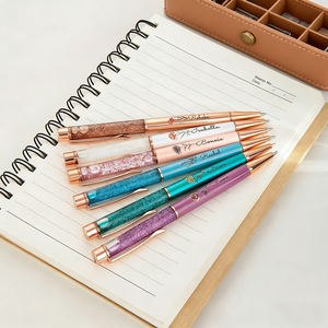 Stylos personnalisés Uionen avec fleur de naissance et nom, stylos dynamiques à sable liquide scintillant, cadeaux d'anniversaire/diplôme/convocation pour étudiants/professeurs - Product Image 2