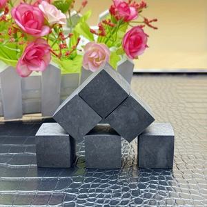 Cubes d'ornements en shungite naturelle en gros, pierres de guérison énergétique authentiques, parfaits pour la décoration intérieure et les cadeaux de fête significatifs - Product Image 5