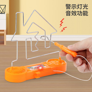 Juego de laberinto eléctrico con luz y sonido para niños, juguete de mesa para entrenamiento de concentración, diseño con forma de casa - Product Image 1